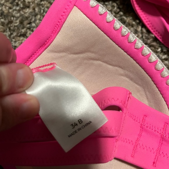 Bikini Tops (2) - Picture 3 of 8